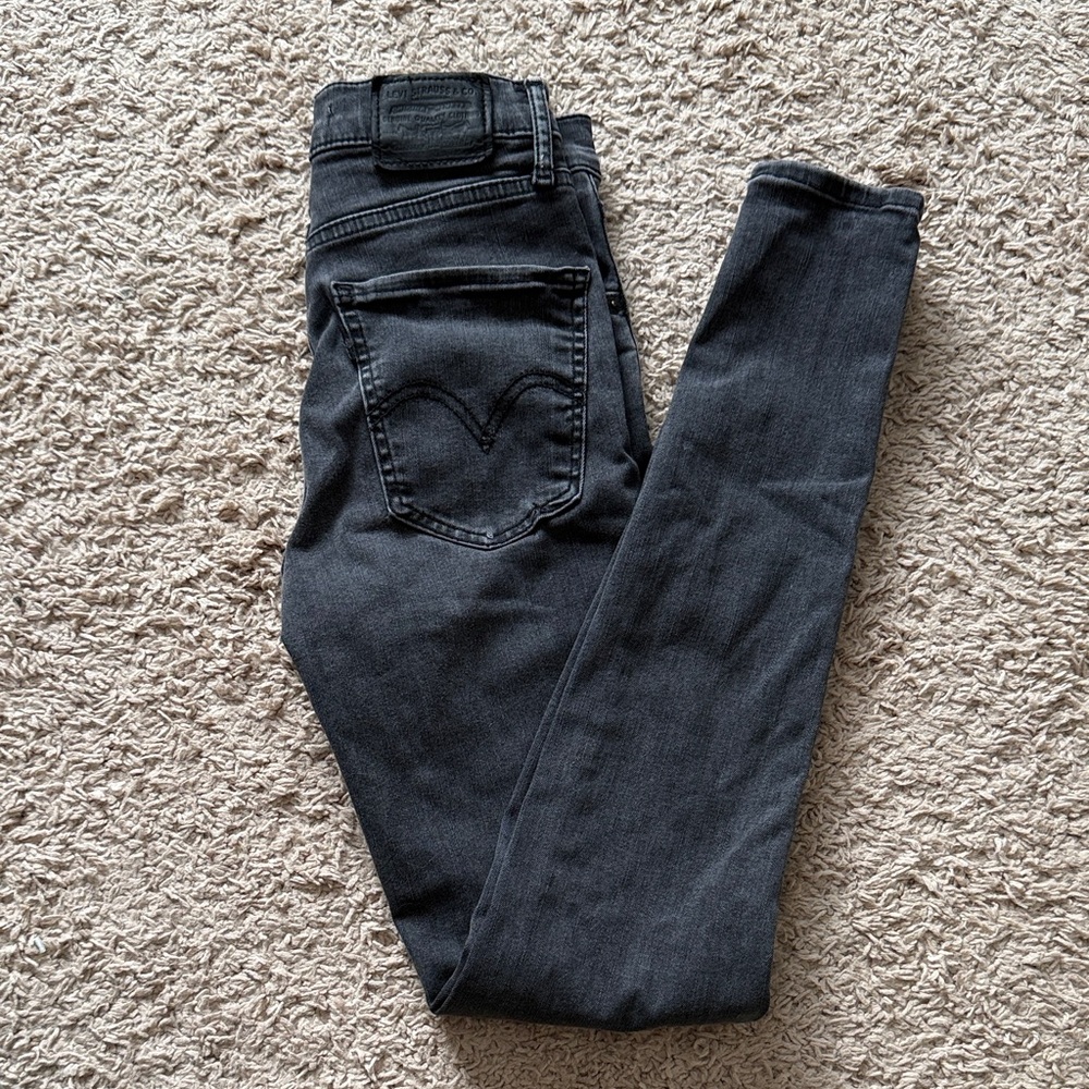31. | Levi's | Women's Charcoal Black Skinny Jeans